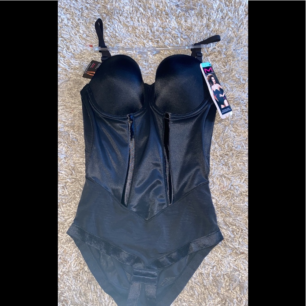 Strapless body briefer